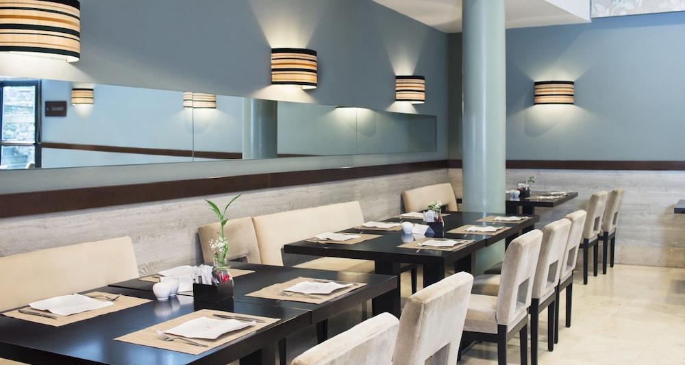 Palacio De Aviles Affiliated By Melia Exteriér fotografie Restaurant interior