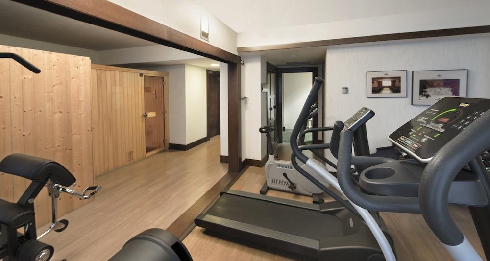 Palacio De Aviles Affiliated By Melia Exteriér fotografie A gym at a hotel