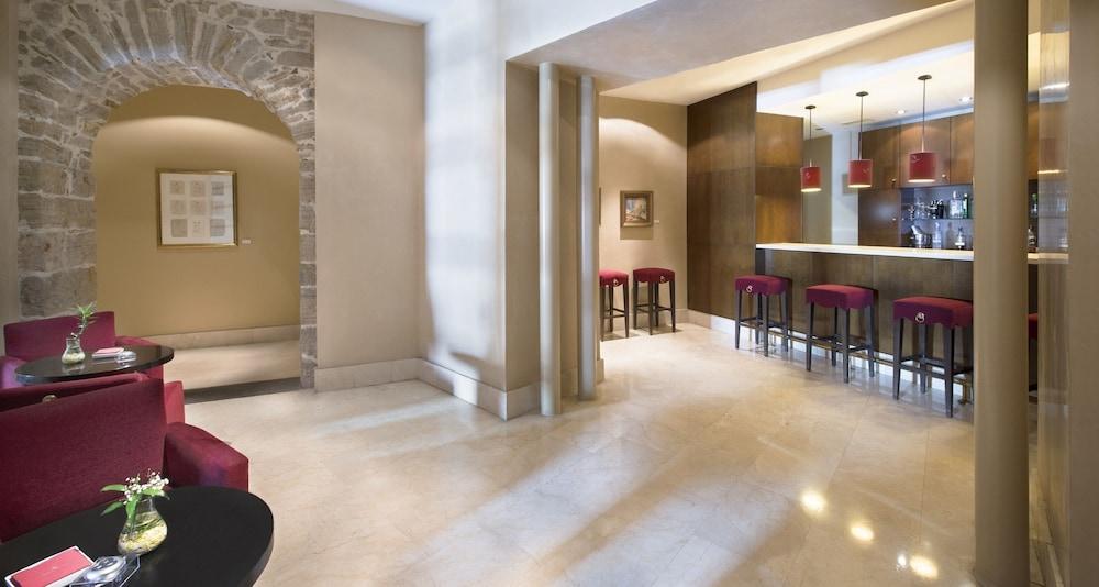 Palacio De Aviles Affiliated By Melia Exteriér fotografie The bar at the hotel