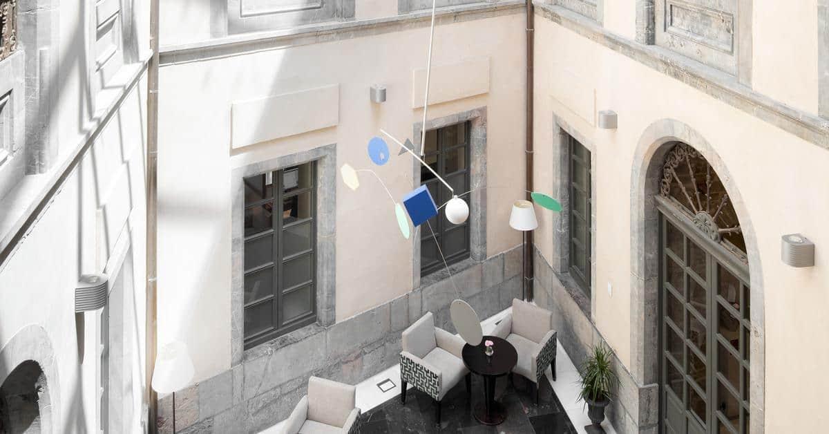 Palacio De Aviles Affiliated By Melia Exteriér fotografie The mobile in the lobby of the National Gallery of Greece